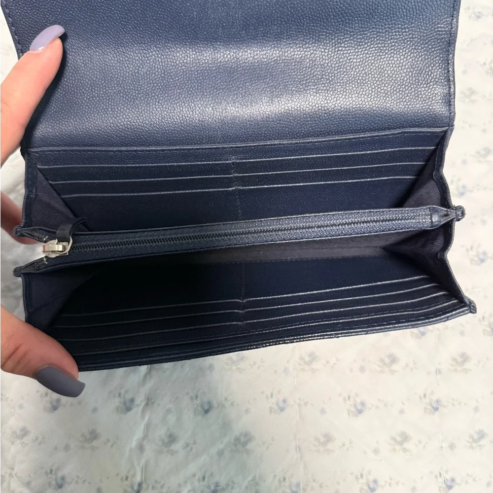 CHANEL Dark Blue Quilted Card Holder - Picture 8 of 11